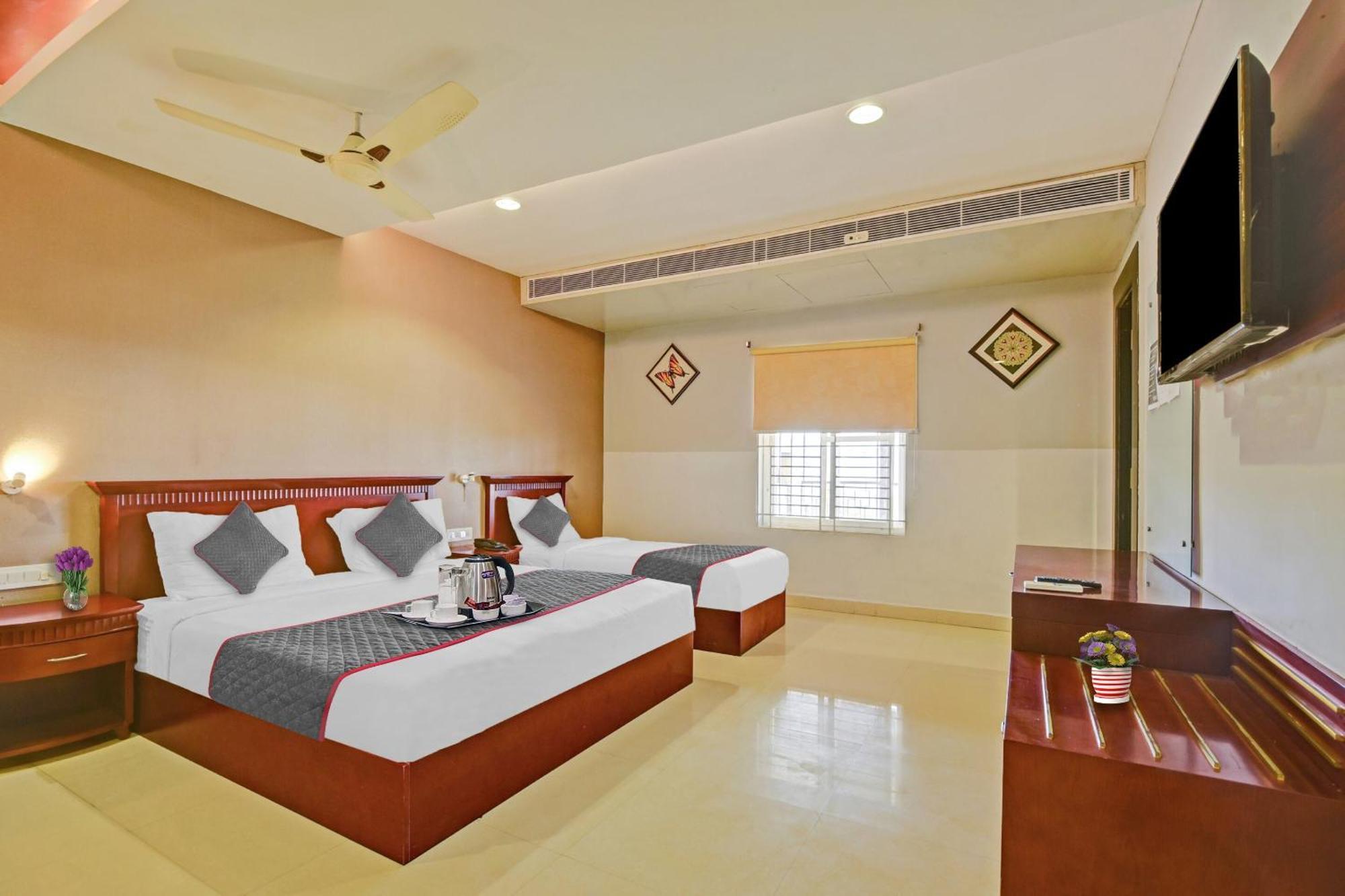 Collection O Oth Sri7 Inn Anantapur Exterior foto